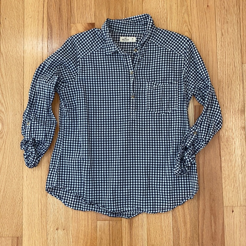 Hollister top